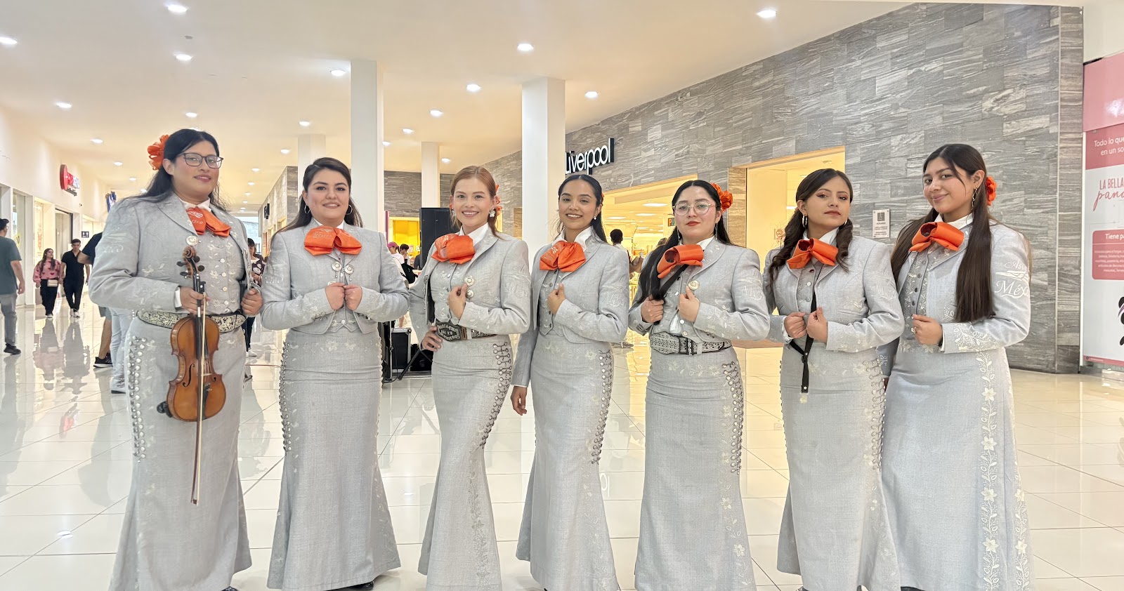 Mariachi Femenil Así es México