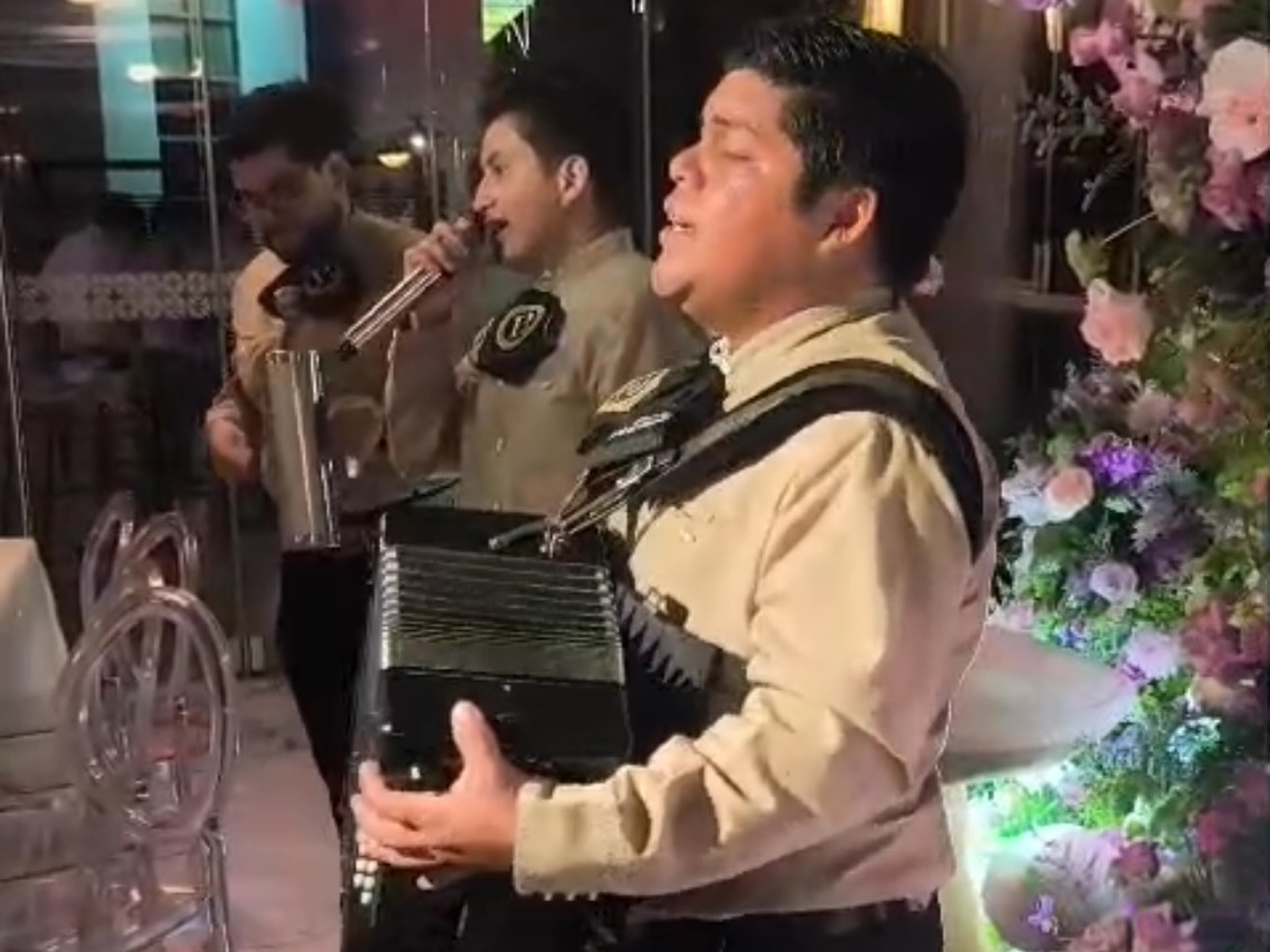 Mariachi Los Plebes