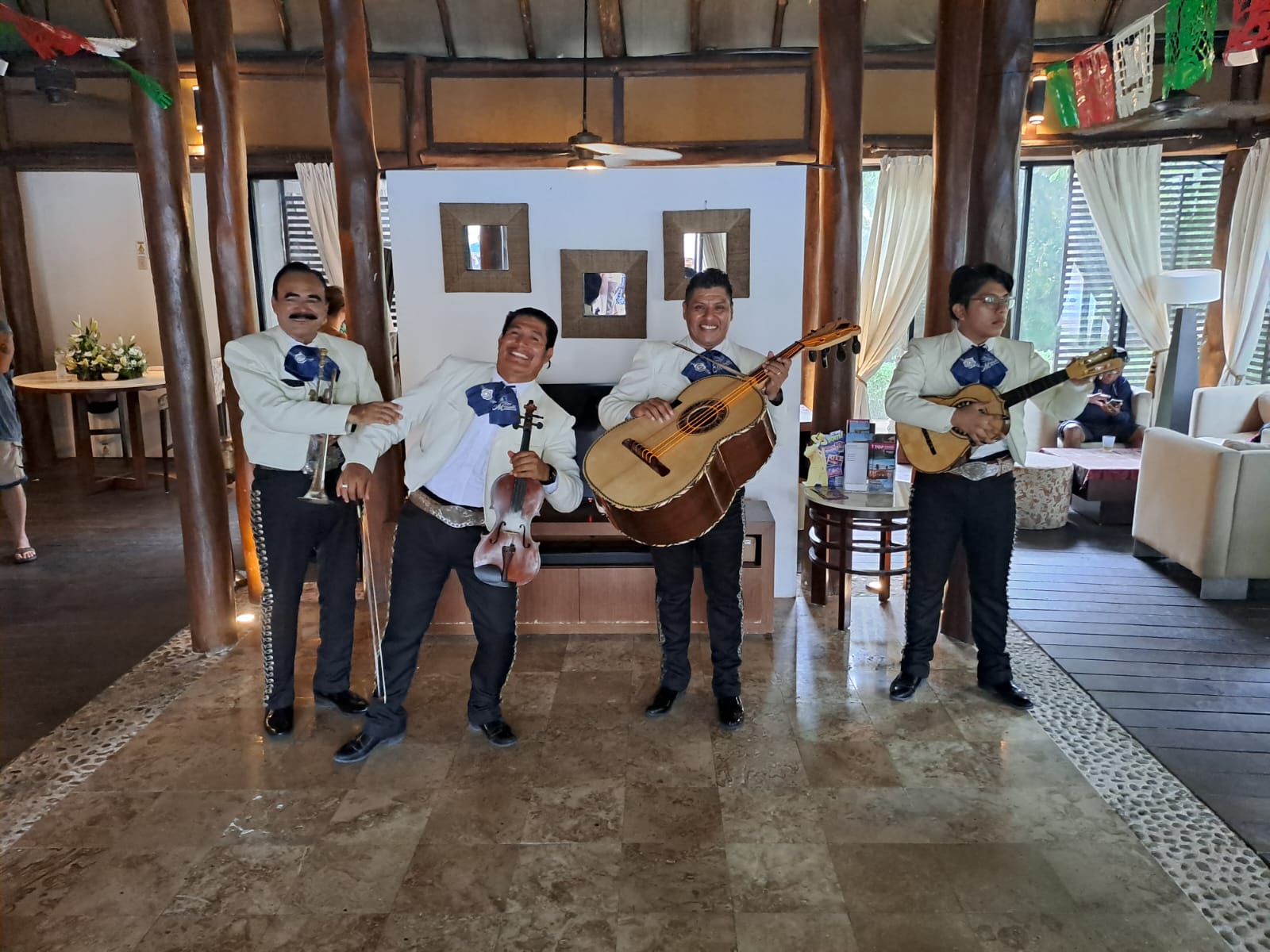 Mariachi Mexicanísimo